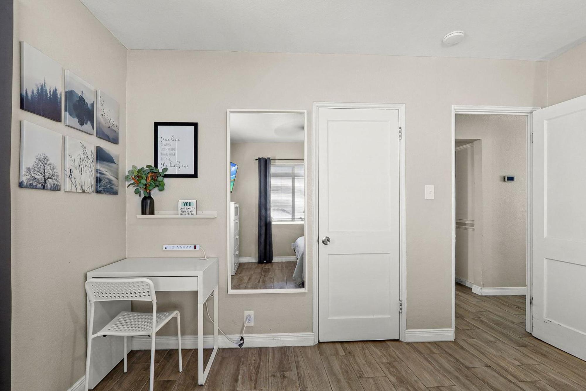 Renovated Stay, Parking, Near Dt & Airport Сasa de vacaciones