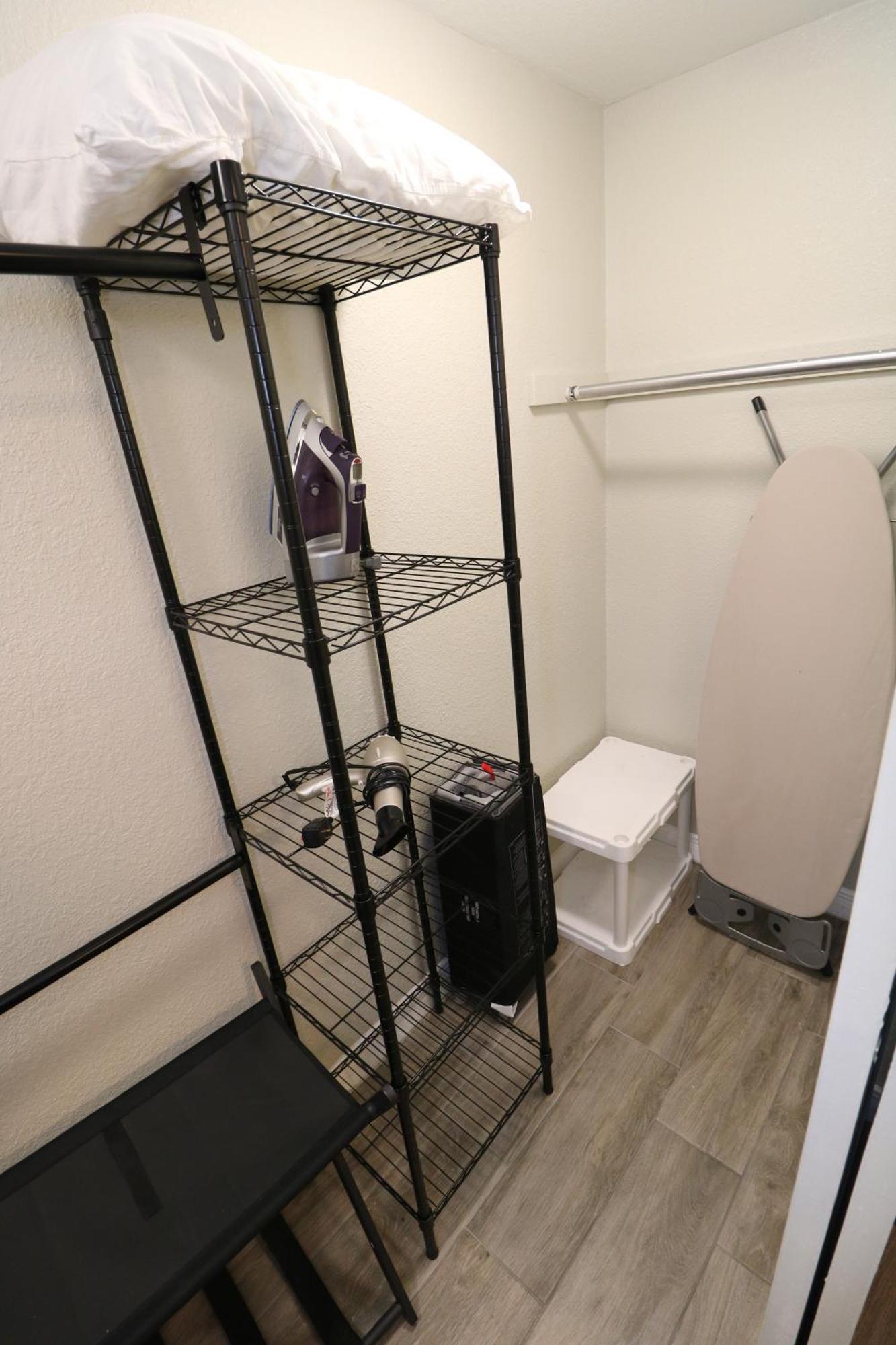 Renovated Stay, Parking, Near Dt & Airport Сasa de vacaciones